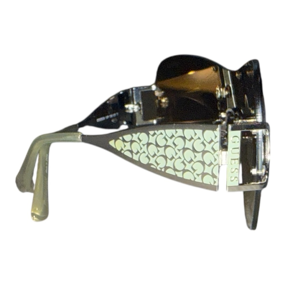 Guess NWT Sunglasses with Case - Picture 4 of 8